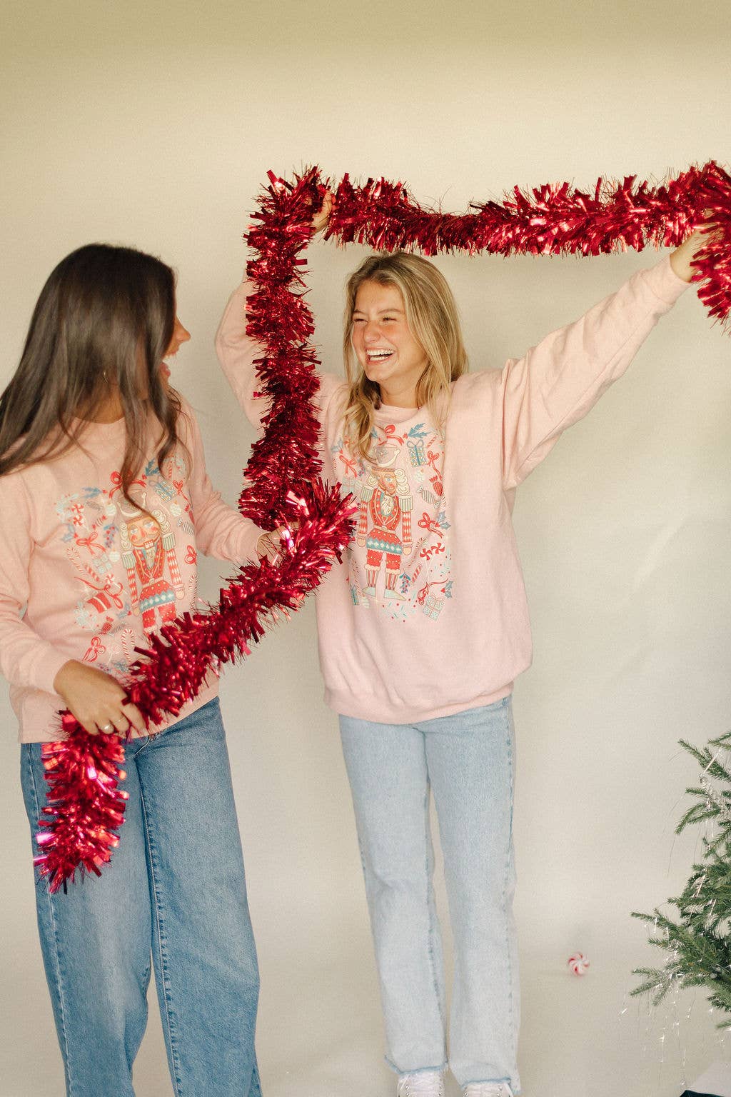 Sudadera navideña con estampado de cascanueces caprichoso