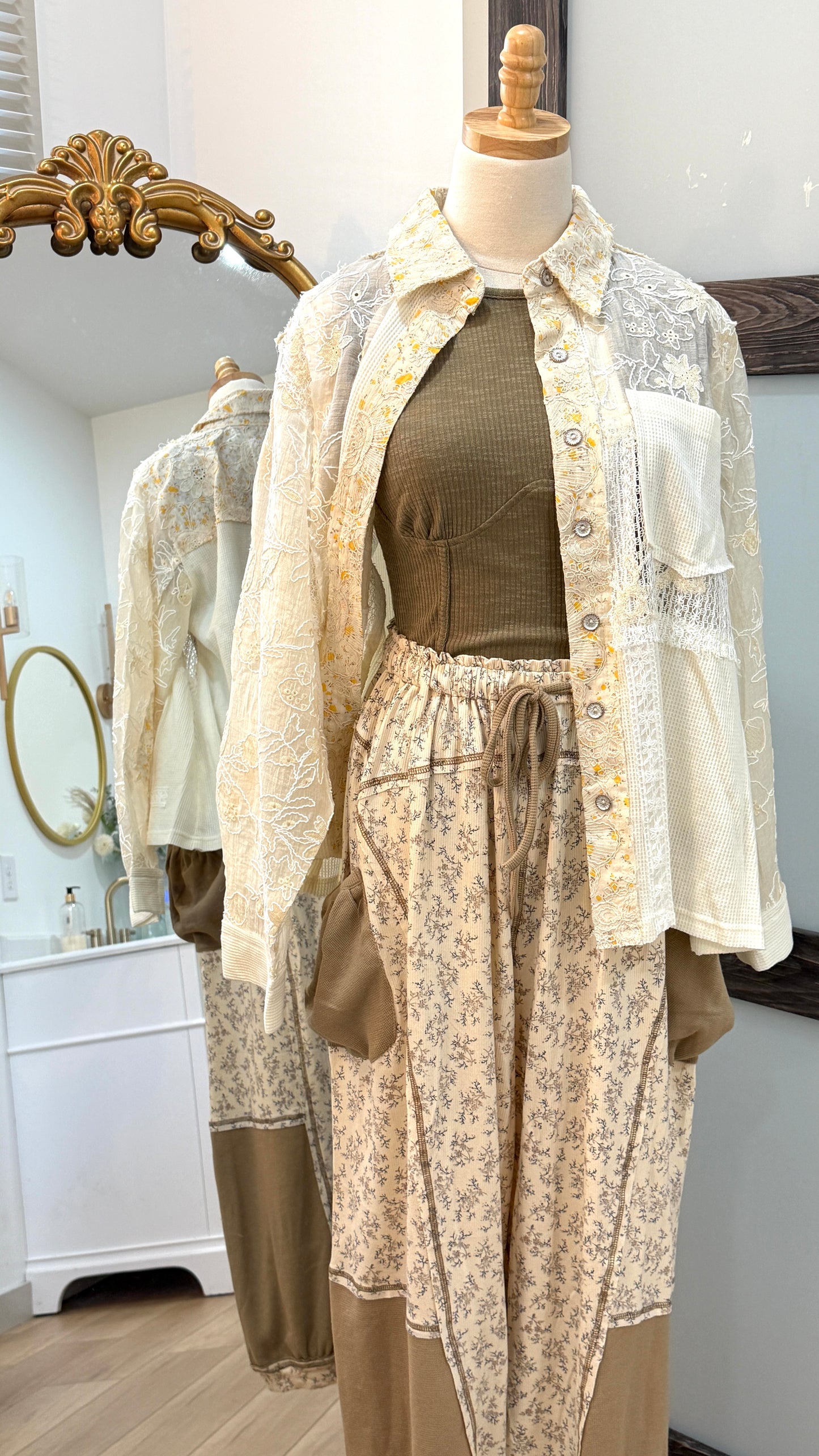 POL Floral Pattern Pants