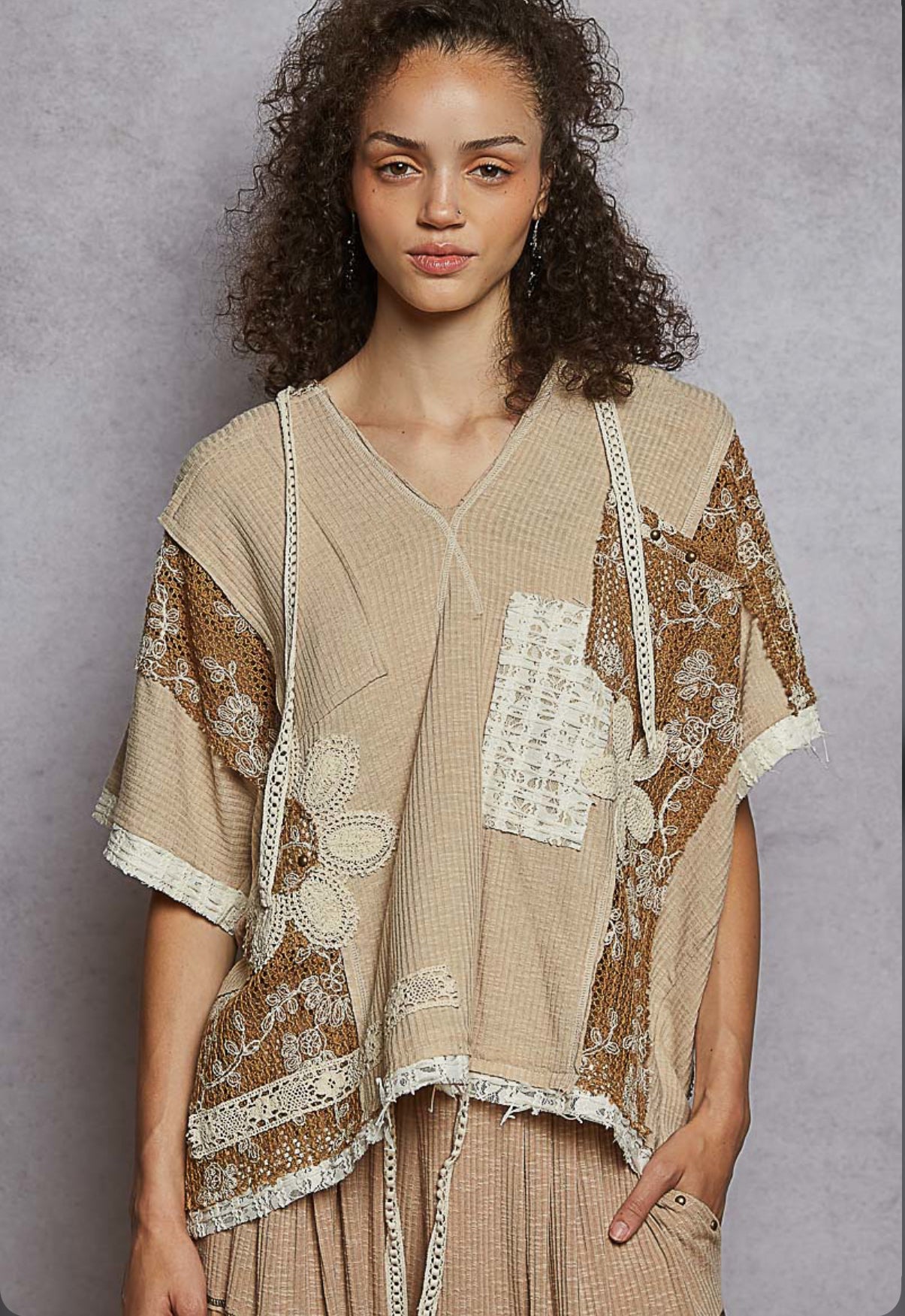 POL V-Neck Hoodie WB
