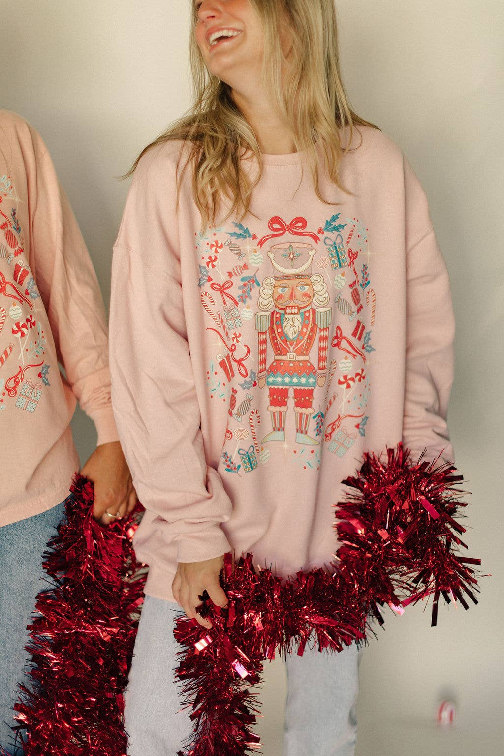 Sudadera navideña con estampado de cascanueces caprichoso