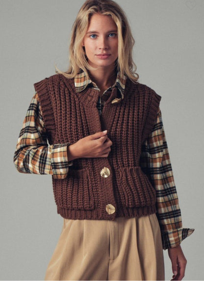 Chaleco de punto grueso con botones