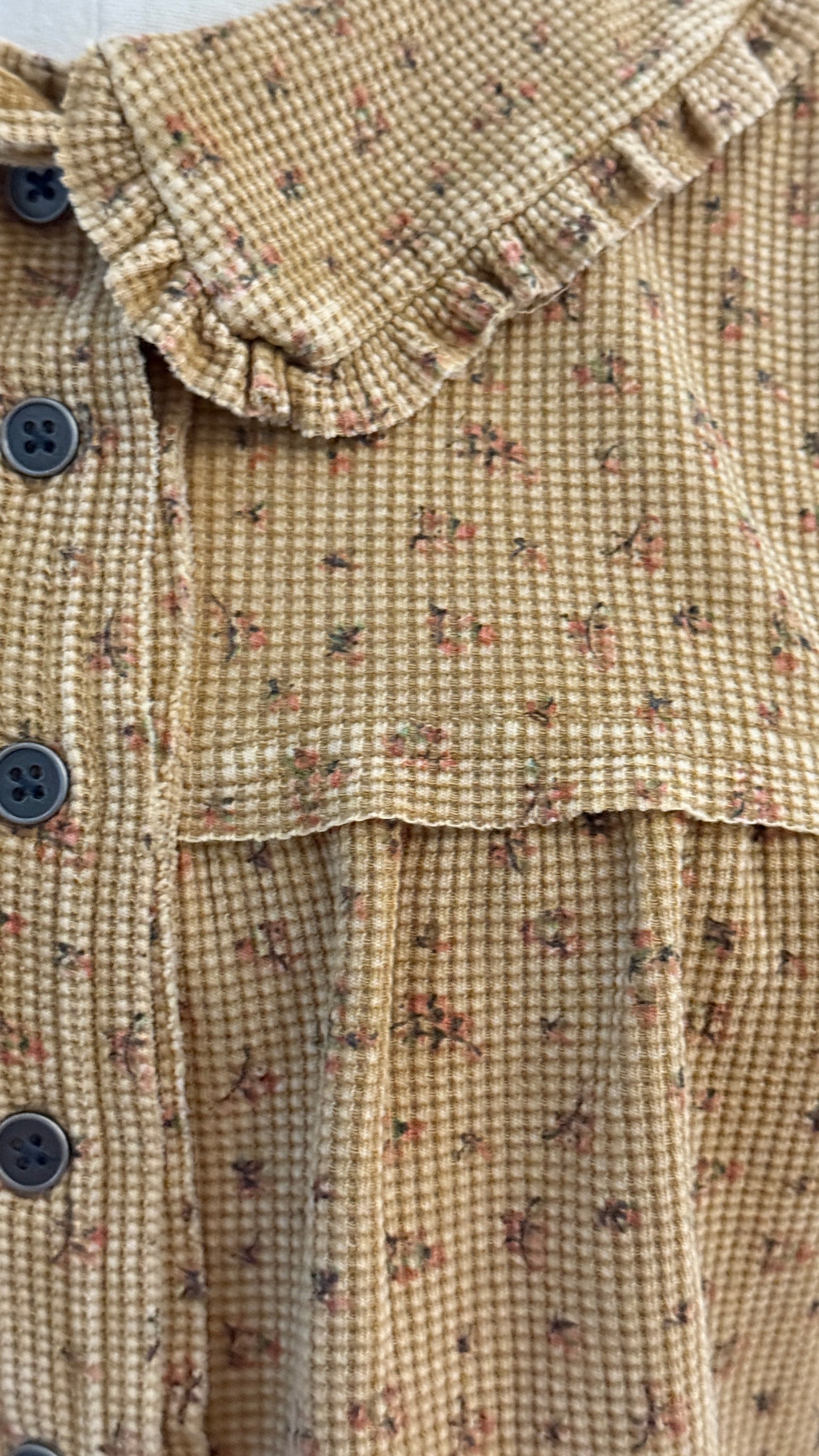 Top térmico floral color caramelo